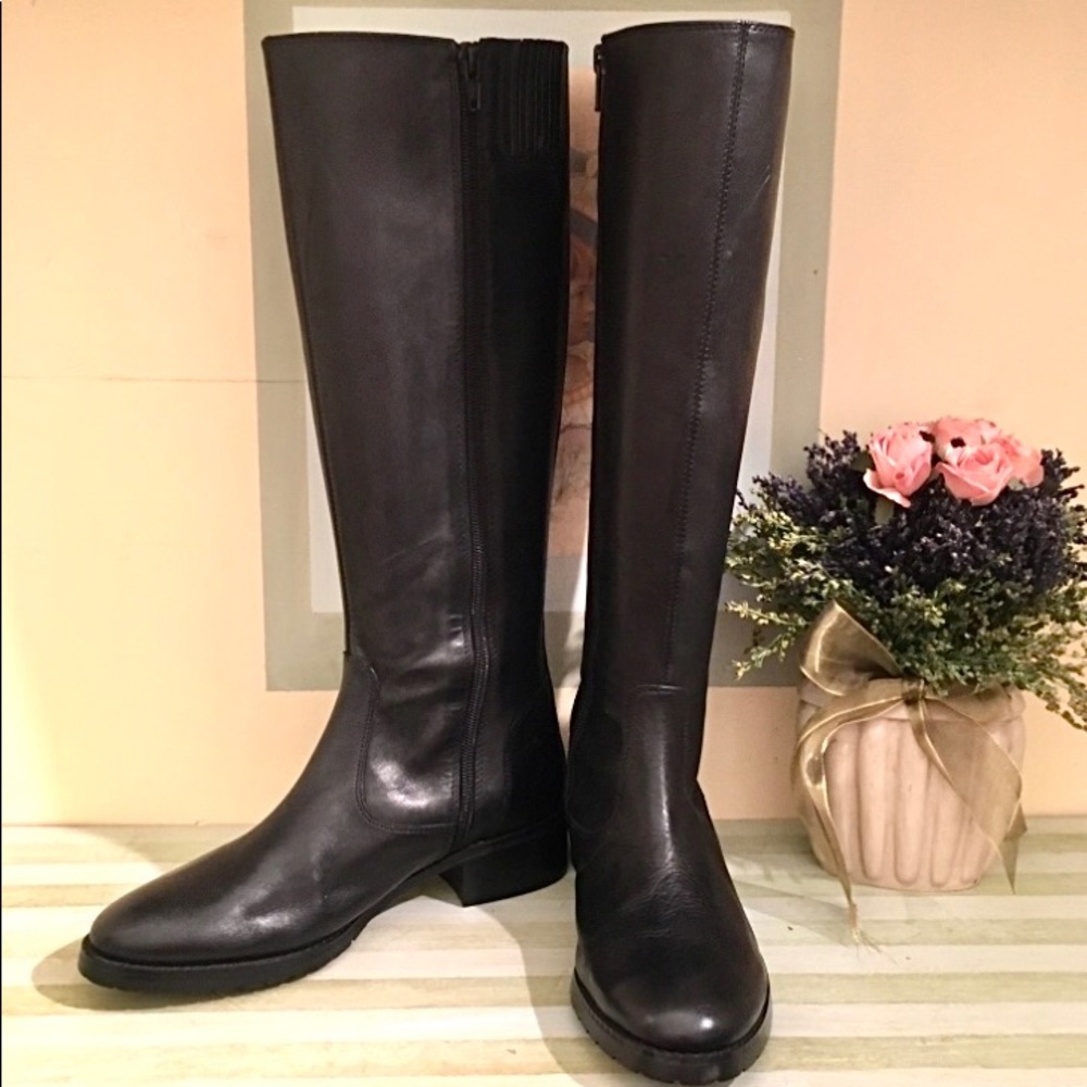 Donald J. Pliner “Bixbi” Black Leather Riding Boot. Size 7.